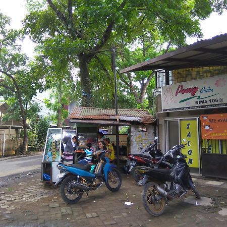 Peony Guesthouse Bandung Exterior photo